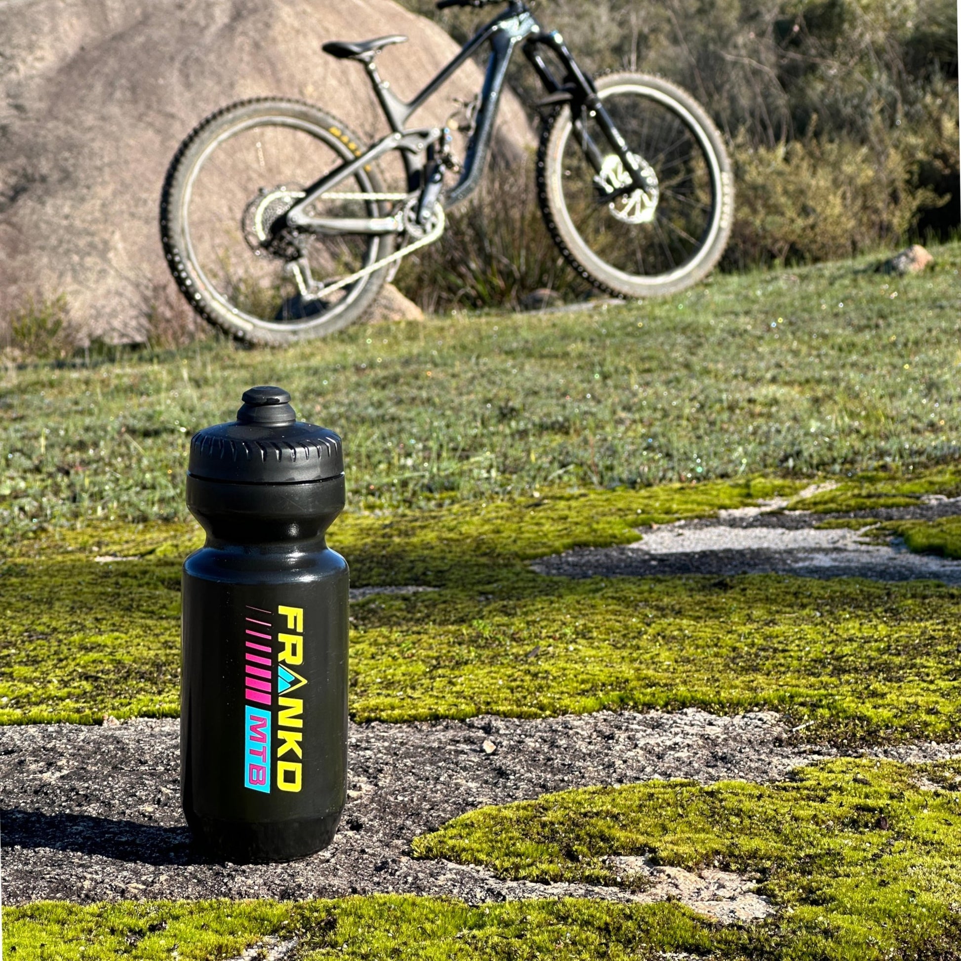 Premium Frankd Bottle - 650ml - Frankd MTB Apparel